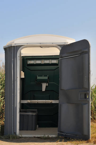Best Luxury portable toilet rental  in Larned, KS